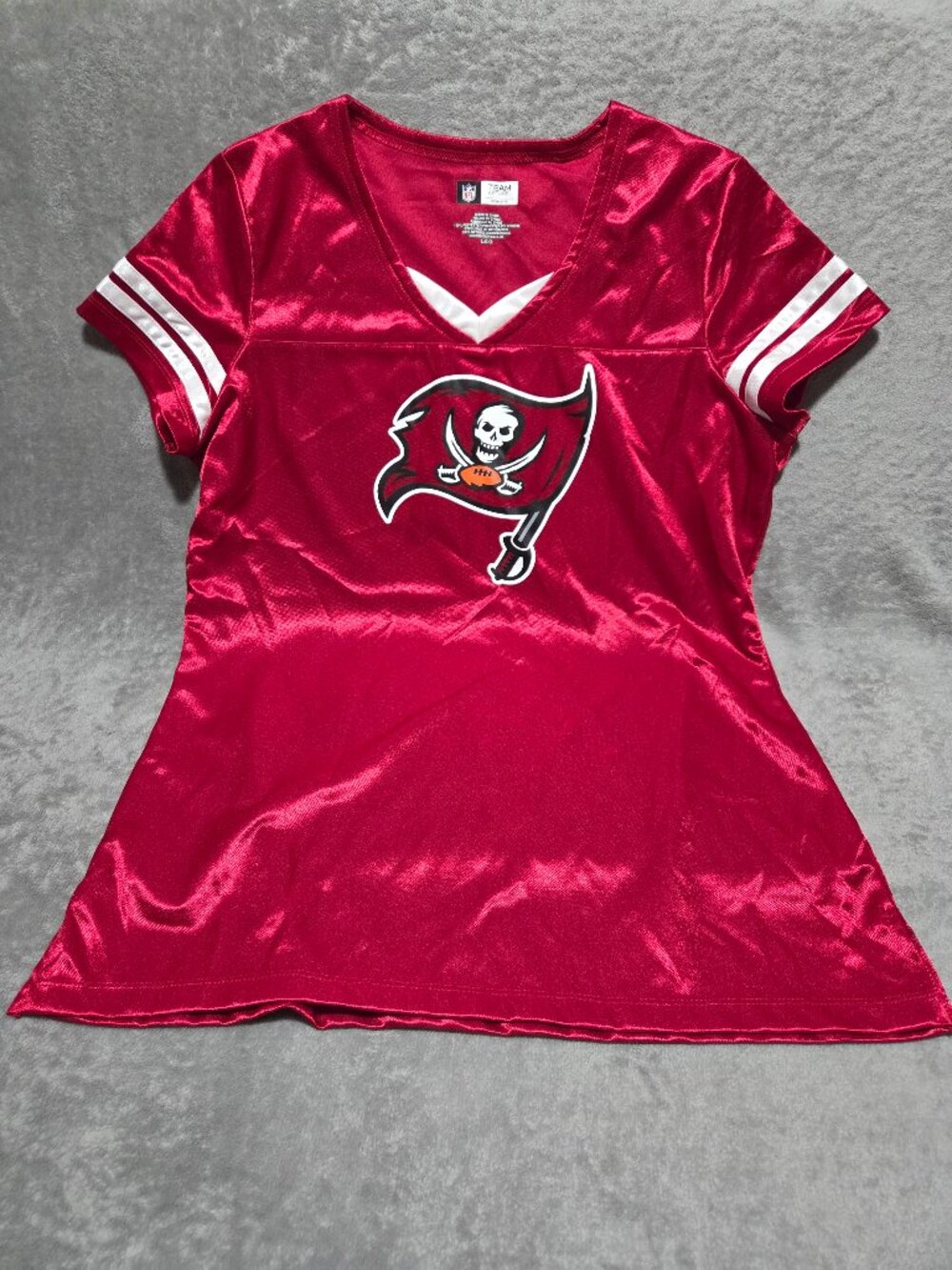 Womens Red NFL Tampa Bay Buccaneers Jersey V-Neck and White Striped Sleeves Sz L